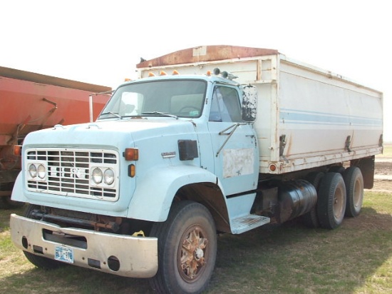 1976 GMC Tandem Truck 20' B&H