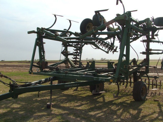 Quinstar 42' Fallow Master w/Sweeps & Pickers