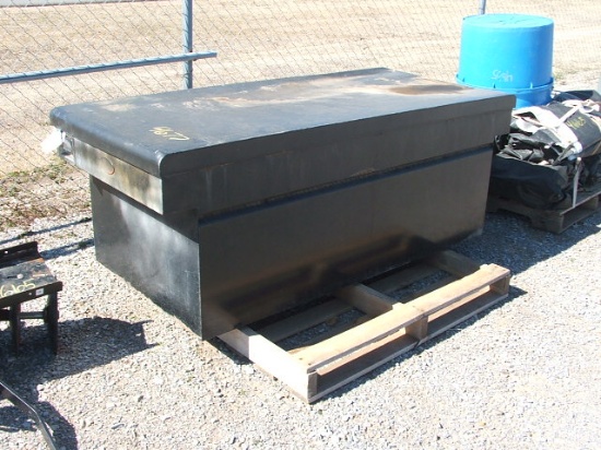 TRUCK BED TOOL BOX