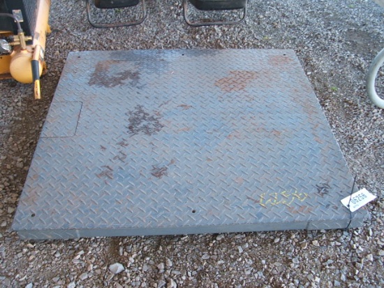 4X4 5000LB SCALES WITH MONITOR
