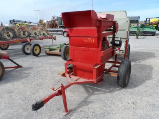 CLIPPER 2B SEED CLEANER ON WHEELS