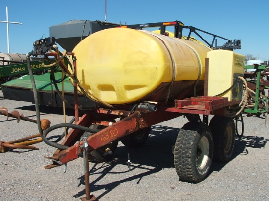 TANDEM AXLE SPRAYER WITH 35' BOOMS FOAM MARKER & MONITOR