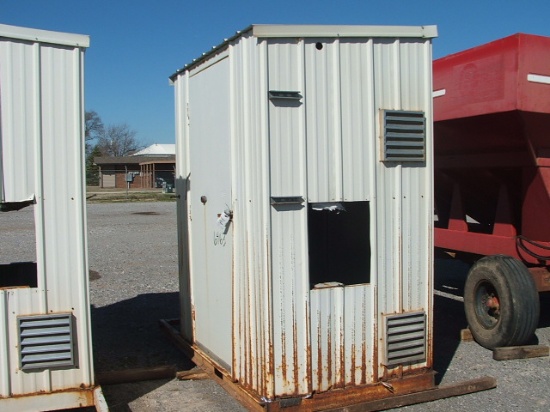 4'X6'X7' METAL WELL HOUSE ON SKID