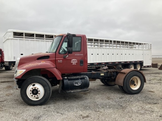 2004 INTERNATIONAL 7400 TRUCK