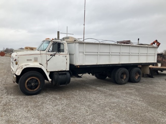 1974 GMC 9500 WITH 22' BED & HOIST