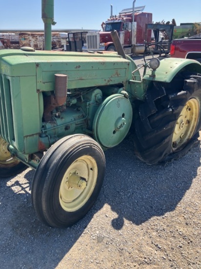JOHN DEERE D TRACTOR