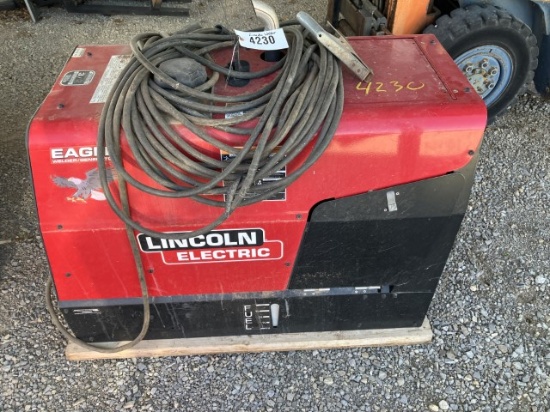 LINCOLN EAGLE 10,000 PLUS WELDER