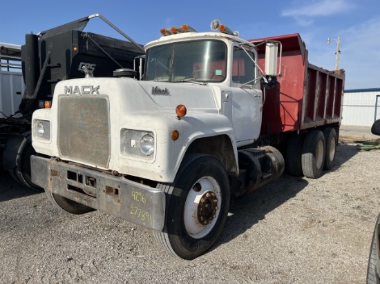1980 MACK R600 DUMP TRUCK