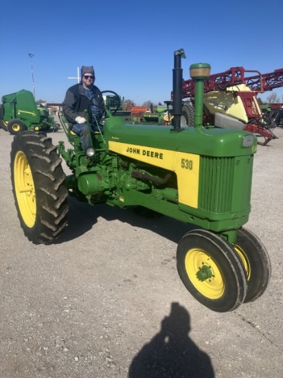 JD 530 GAS TRACTOR