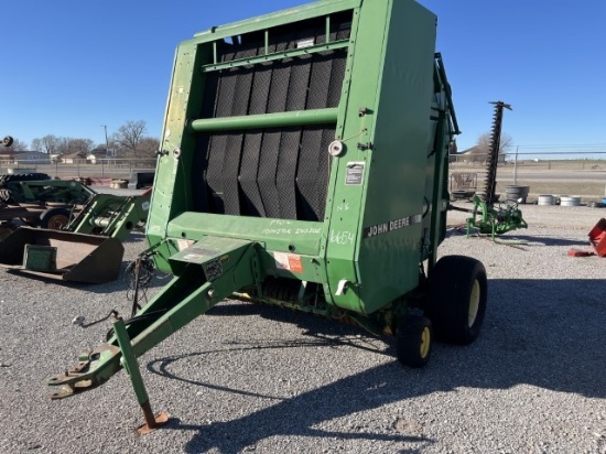 JD 535 ROUND BALER WITH MONITOR