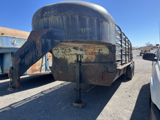 6-1/2'X20' GOOSENECK LIVESTOCK TRAILER