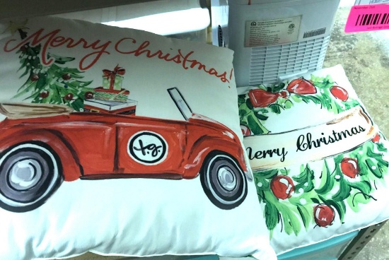 2 Merry Christmas Pillows