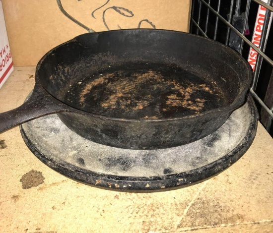 2 Cast Iron Pans