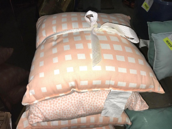 4 Peach Throw Pillows ( Look New)