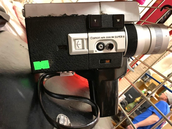 Cannon Movie Camera with Case Auto Zoom 518 Super 8