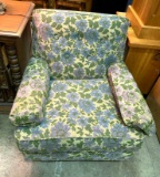 Vintage Swivel Arm Chair- In Good Condition