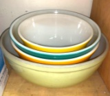 4 Vintage Pyrex Bowls