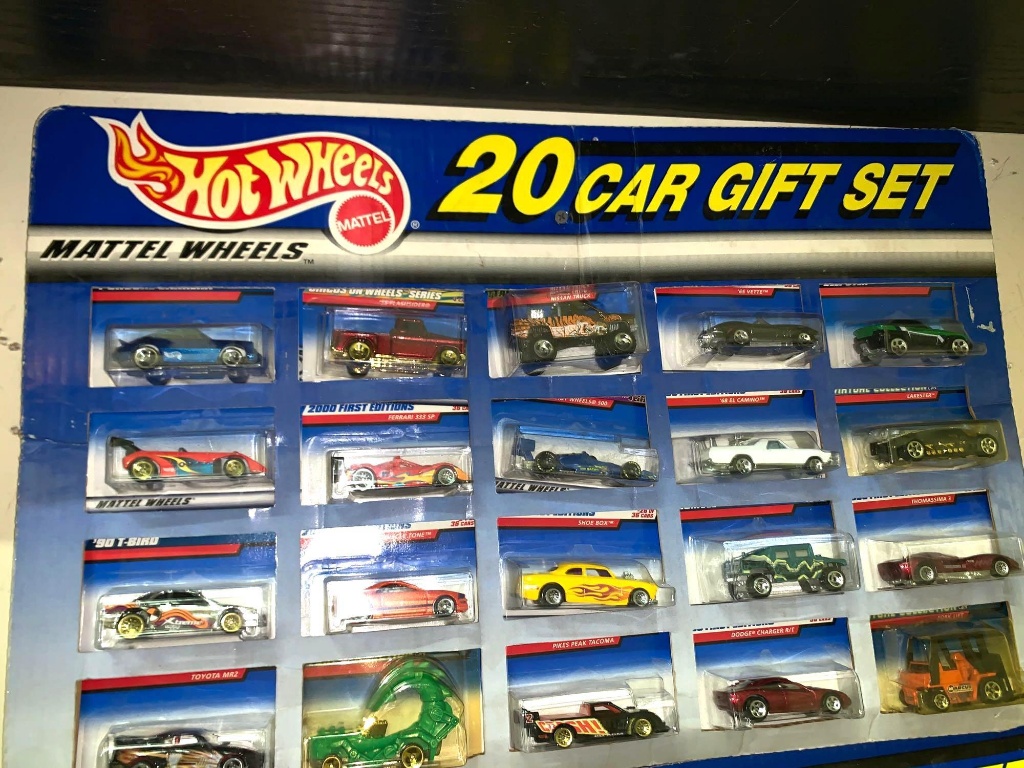 New Hot Wheels 20 car Gift Pack | Art, Antiques & Collectibles 