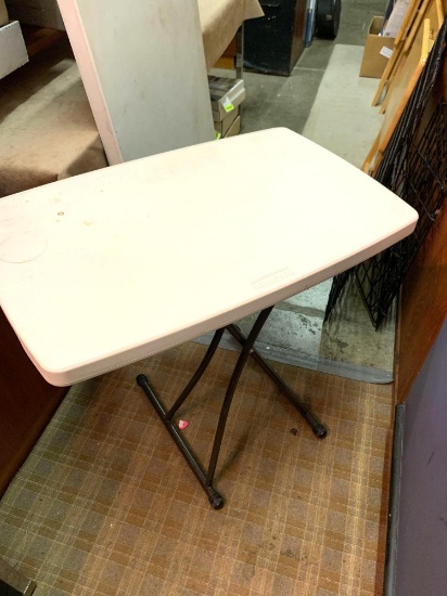 Small Lifetime Folding Table