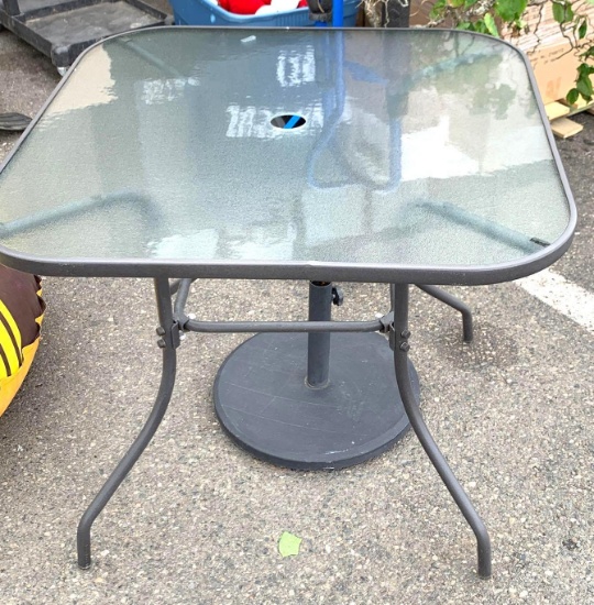 Glass Top Patio Table 30" x 30" with Umbrella base