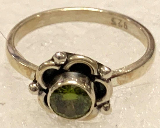 Sterling Silver Peridot Flower Ring Size 5.5
