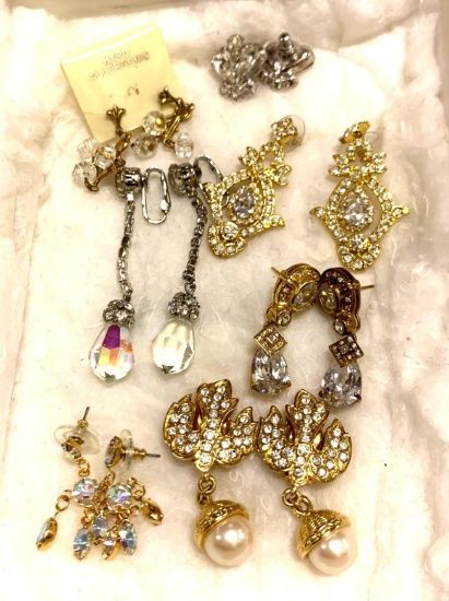 7 Pairs of Vintage Earrings with Rhinestones