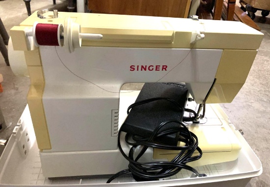 Singer Sewing Machine "Style Mate" - Works