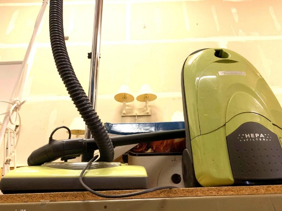 Kenmore Canister Vacuum- works