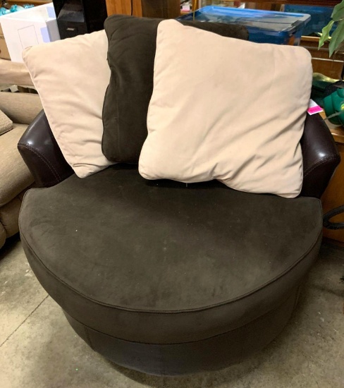 Large Round Chair - Fits Two People