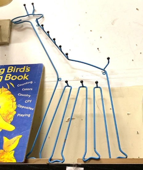 Metal Giraffe Clothing Rack
