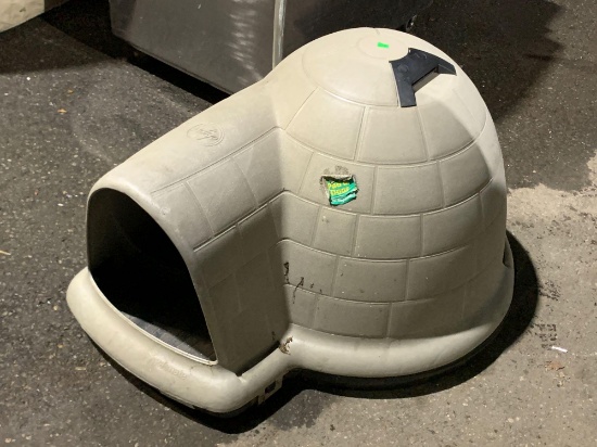 Large Igloo Dog House