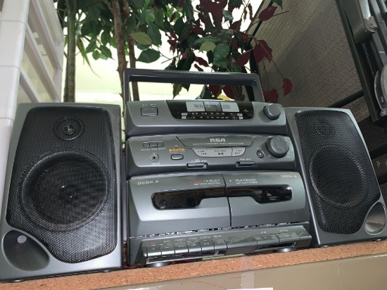 RCA- Boom Box Stereo
