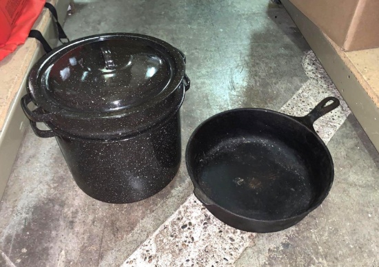 Specklewear Pots with Lid and Cast Iron Pan