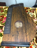 Antique Mandolin Harp (Musikgesci)
