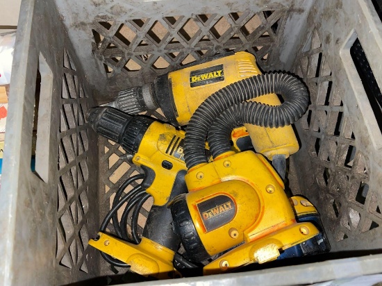 Dewalt Lot- Work Lite, 3 Drills and 1 Battery