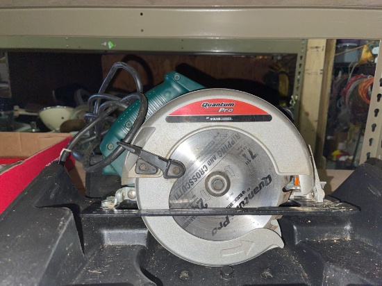 Black and Decker 7 1/4 Circular Saw with Case