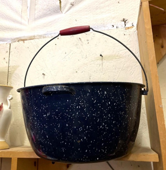 Vintage 3.5 Gallon Granite Wave Enameled Blue Pot with Wood Handle