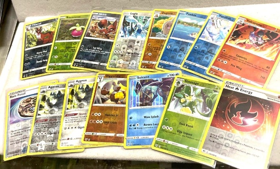 Lot of 15 Halo Pokemon cards
