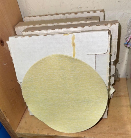 4 Boxes of 6" Alumimumoxide Sanding Disks 50 In each Box