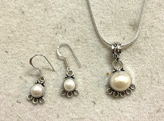 Pearl Pendant and Chain