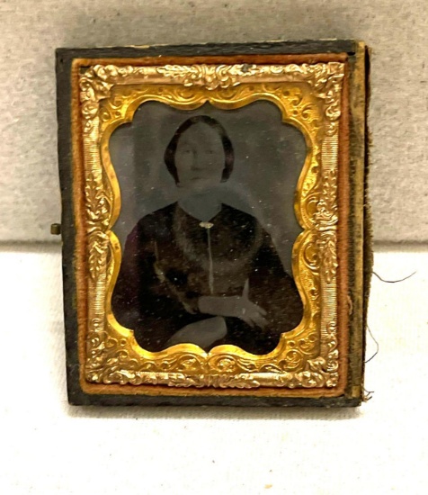 Daguerreo Type photo Woman from Civil War Era