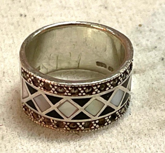 Sterling Silver Ring w/ Mother of Pearl and Black Onyx Inlays size 7.5