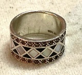 Sterling Silver Ring w/ Mother of Pearl and Black Onyx Inlays size 7.5