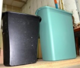 2 Kitchen Trash Cans