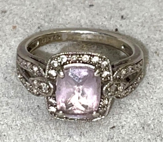 Sterling Silver Ring with pink Stone