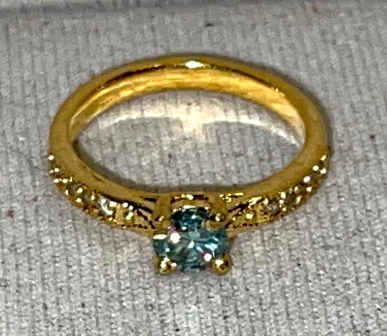 1.68ct Round Brilliant Cut Set in gold wash Sterling Silver ring Size 7.5 Color Green
