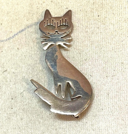 Cute Cat Pin sterling silver Marked ND 925