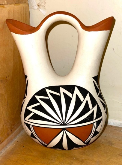 Large Wedding Vase made by Acoma Native American Artist B. Histia