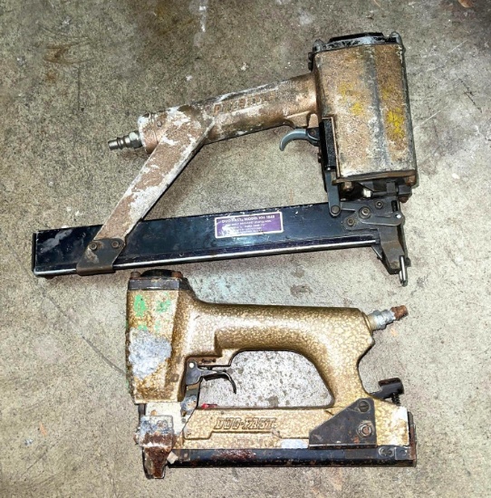 2 Staple Guns