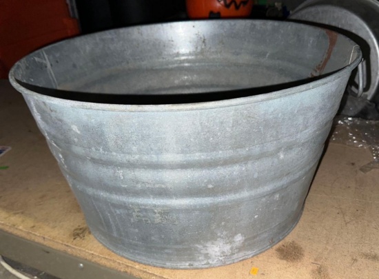 Metal Basin with Handles